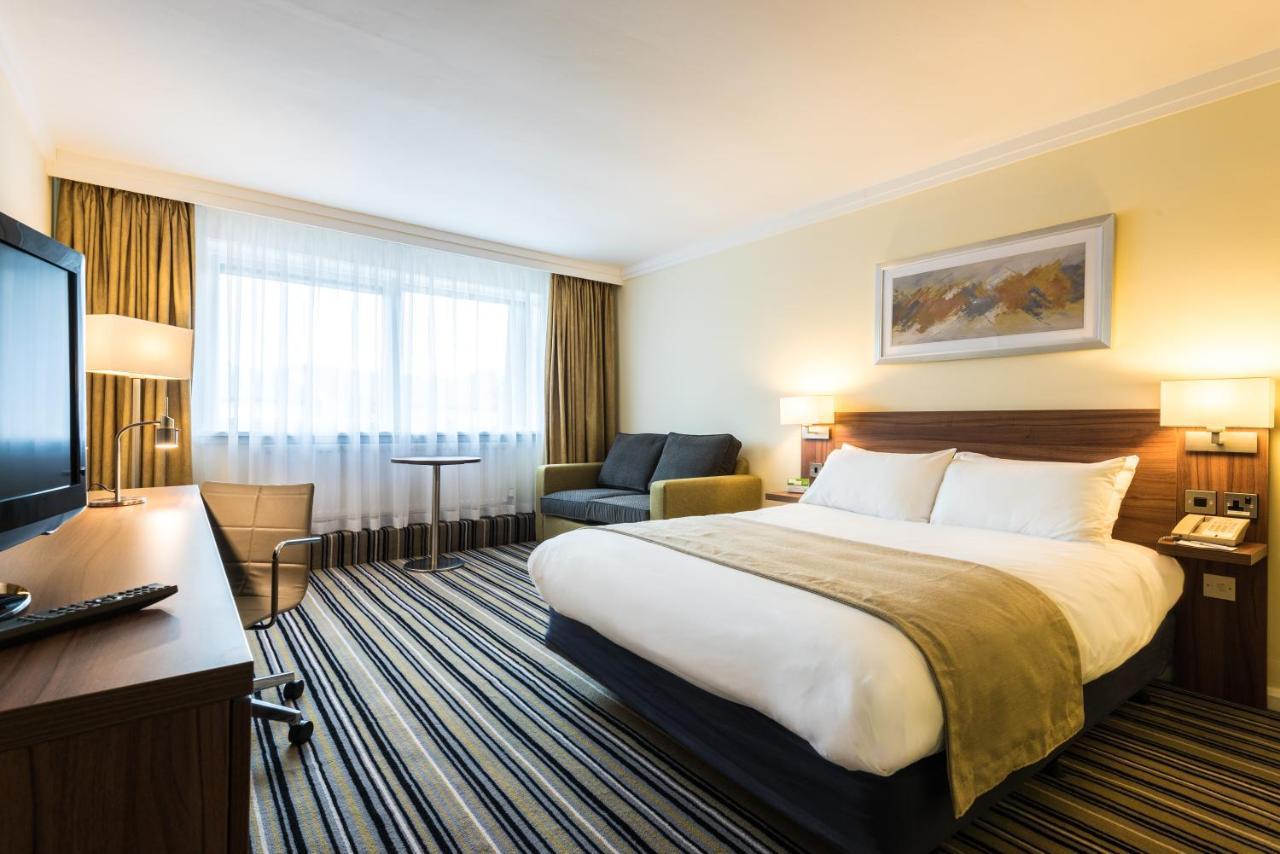 Holiday Inn Colchester By Ihg Ngoại thất bức ảnh