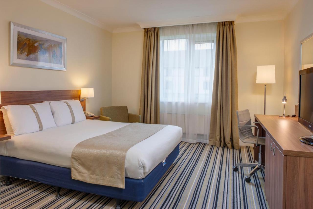 Holiday Inn Colchester By Ihg Ngoại thất bức ảnh
