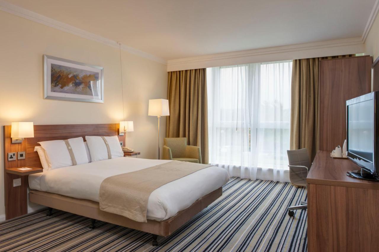 Holiday Inn Colchester By Ihg Ngoại thất bức ảnh