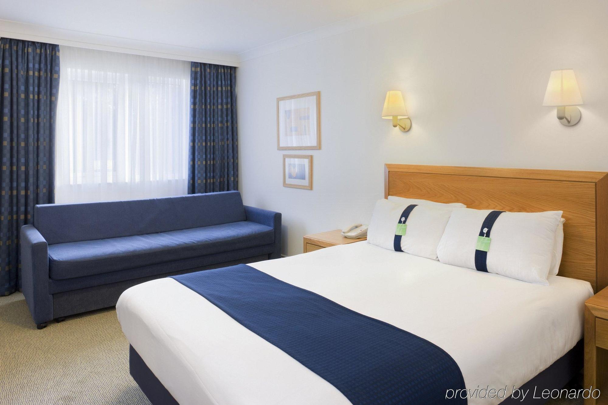 Holiday Inn Colchester By Ihg Ngoại thất bức ảnh