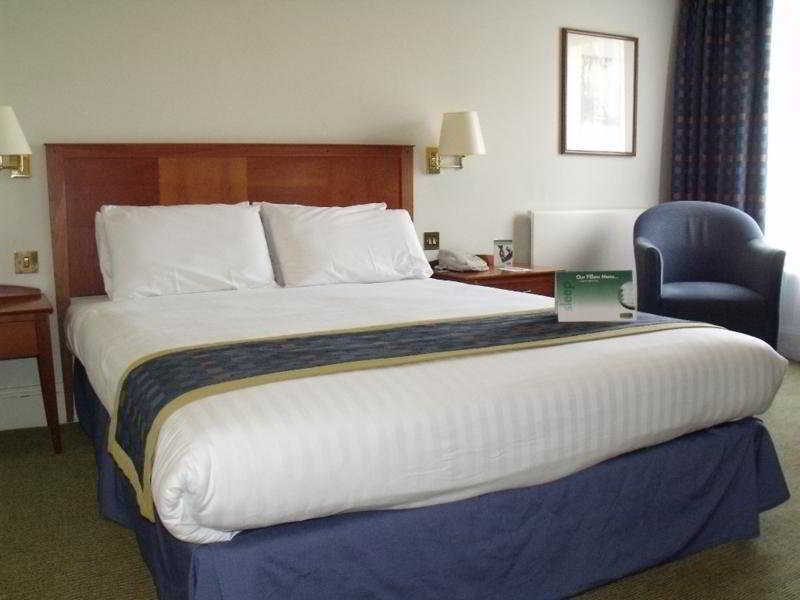 Holiday Inn Colchester By Ihg Phòng bức ảnh