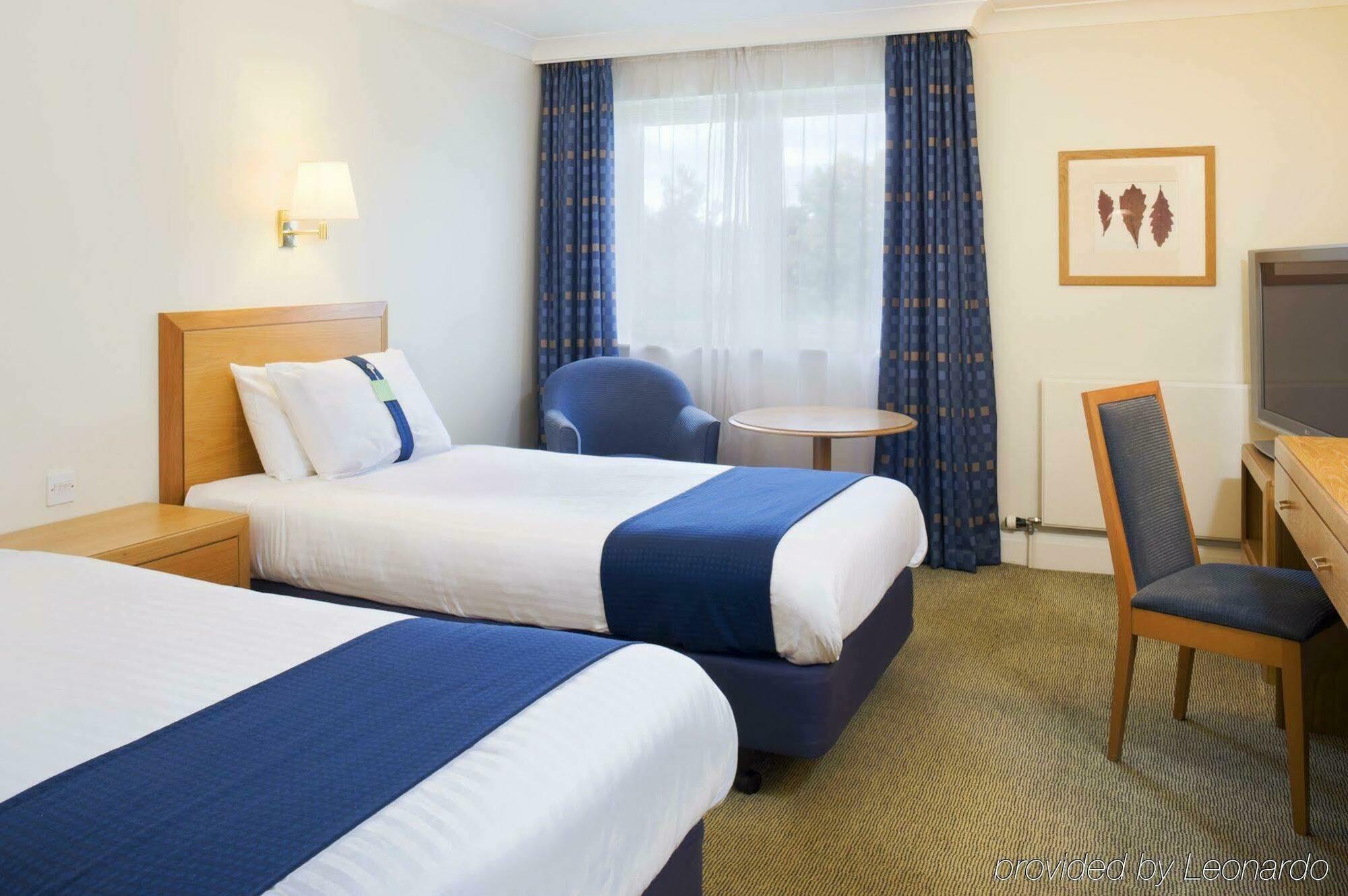 Holiday Inn Colchester By Ihg Ngoại thất bức ảnh